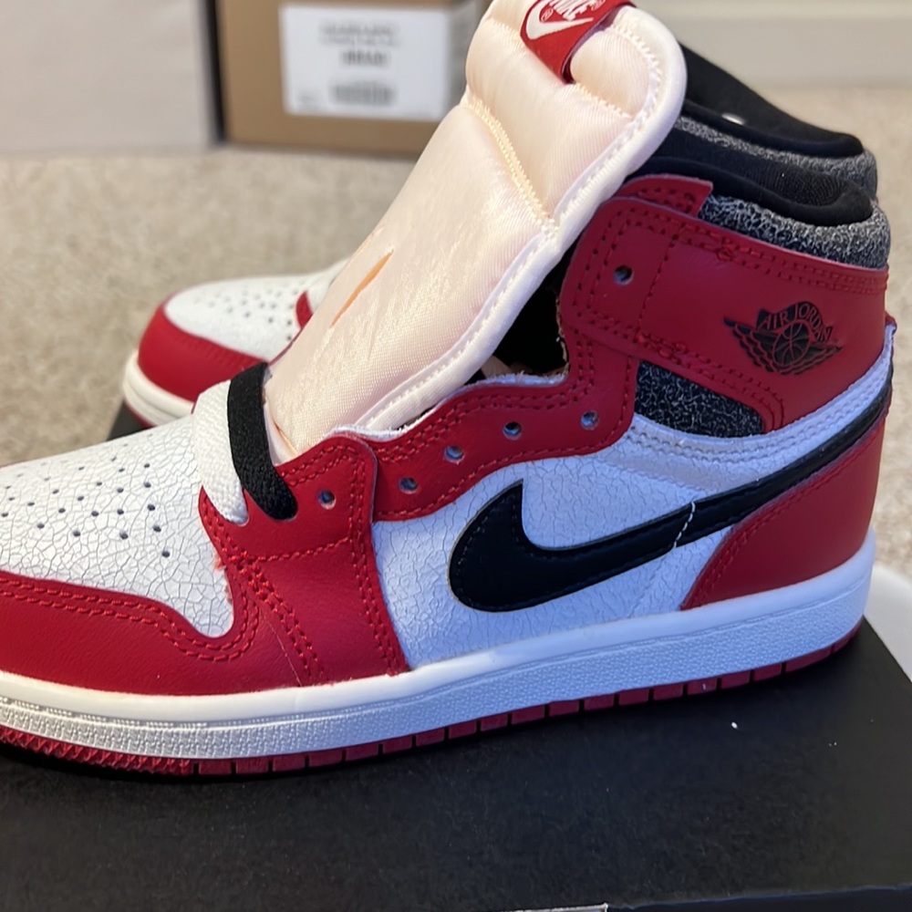 NWT AUTHENTIC JORDAN 1 retro OG lost and found sz2 y “Chicago lost and found”